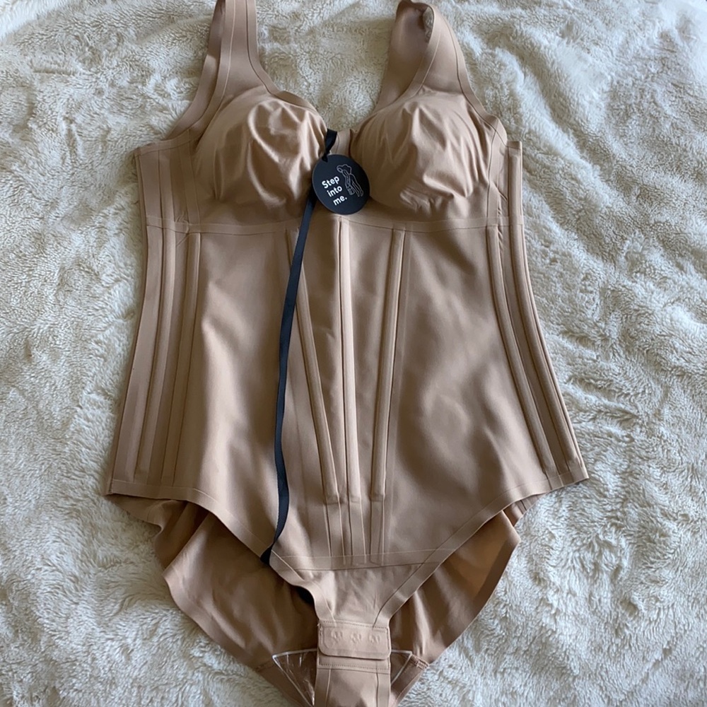 Honeylove - Super Sculpting Boldness Bodysuit,  color Sand, Size Large, NWOT